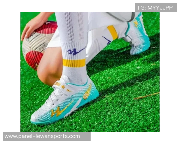 tf足球鞋是提升球场表现的理想选择，助你轻松掌控比赛节奏与技巧