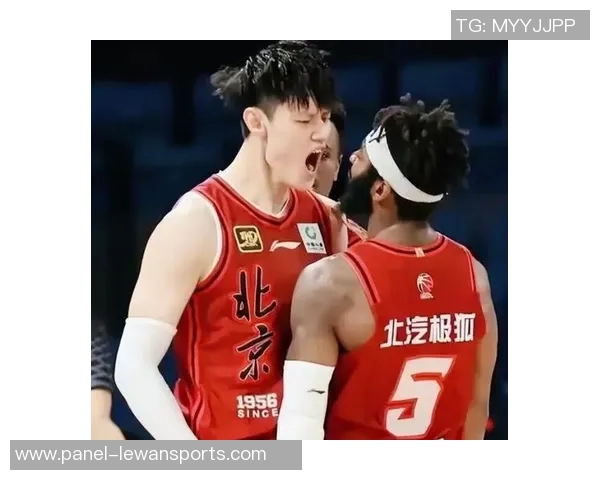 首钢官方宣布曾凡博因腰椎骨折赛季报销恢复期预计两个月